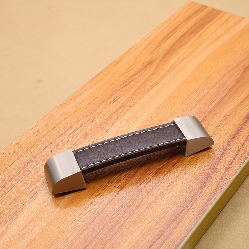 Maniglie e pomelli moderni in  - Office Furniture Hardware recensione e prezzo