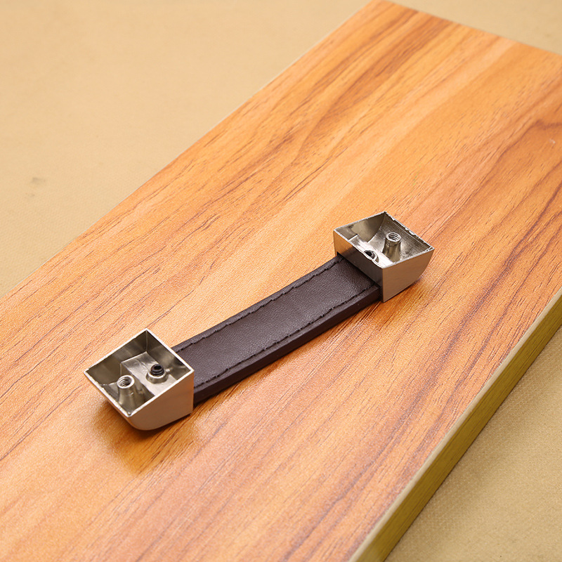 Maniglie e pomelli moderni in  - Office Furniture Hardware recensione e prezzo